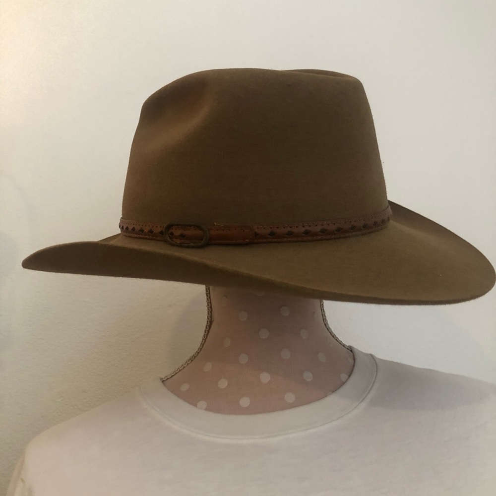 Nice Man’s Hat - Picture 2 of 7